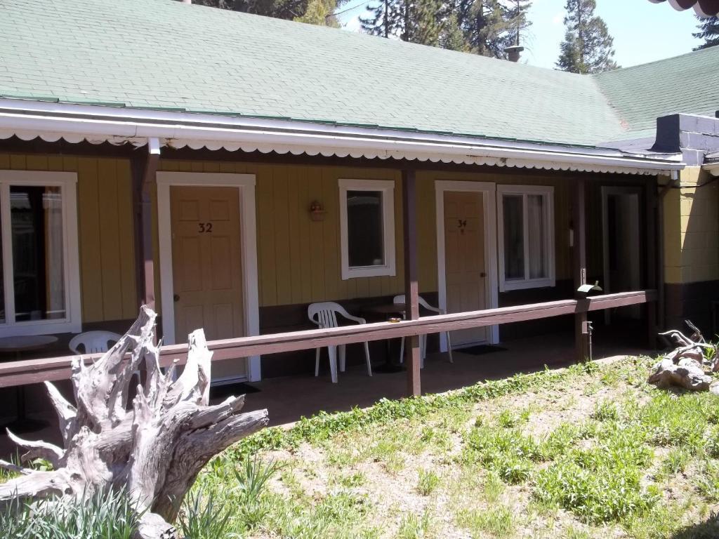 White Chief Mountain Lodge Ahwahnee Exterior photo