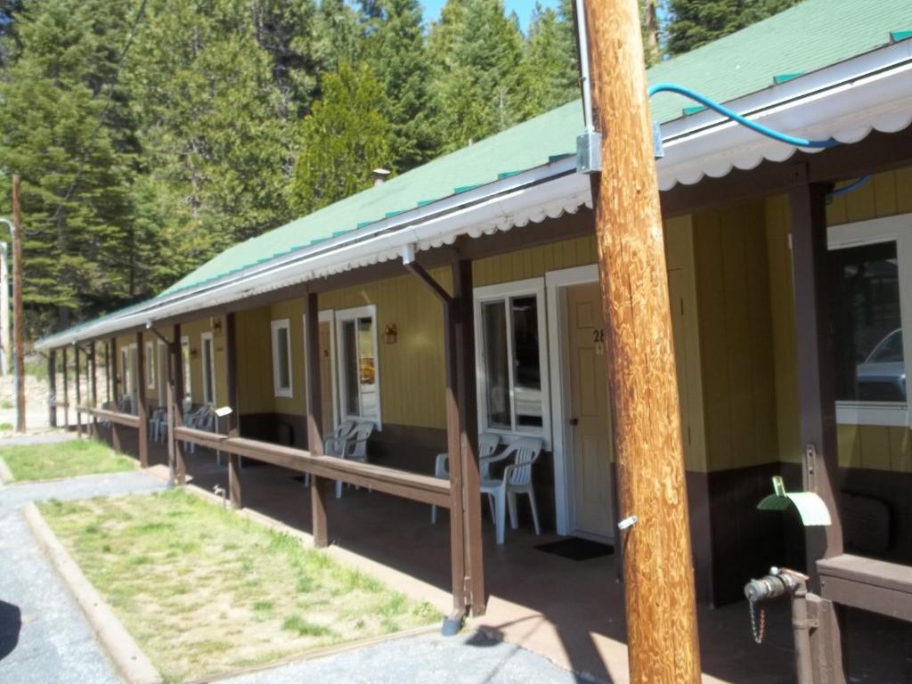 White Chief Mountain Lodge Ahwahnee Exterior photo
